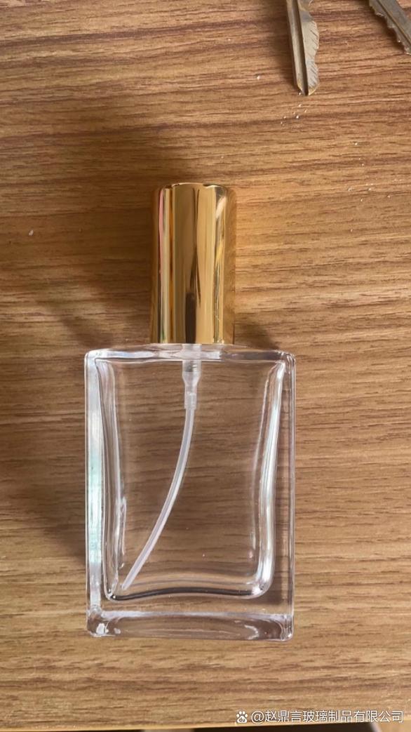 匠心燒制，以玻璃之美成就每一寸精品——全品類(lèi)玻璃瓶定制生產(chǎn)專(zhuān)家